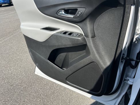 Used 2022 Chevrolet Equinox LT AWD/4WD image 12