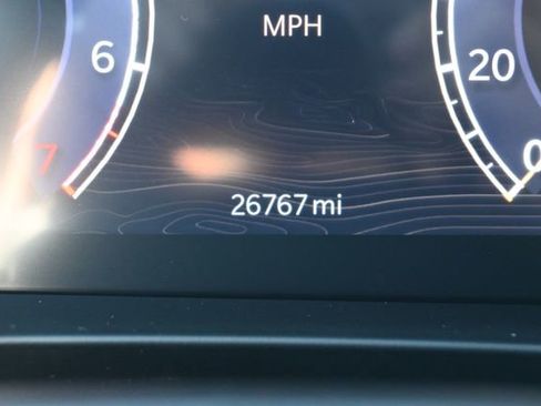 Used 2023 Jeep Grand Cherokee Limited image 16