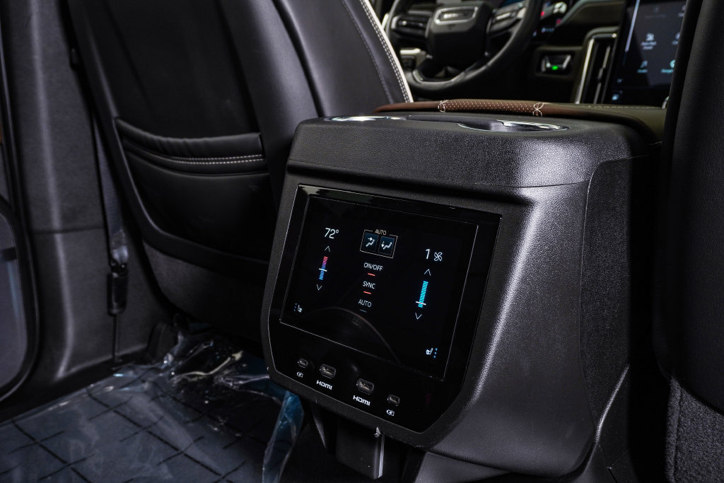 Used 2025 GMC Yukon XL Denali Ultimate w/ LPO, Floor Liner Package AWD/4WD image 19
