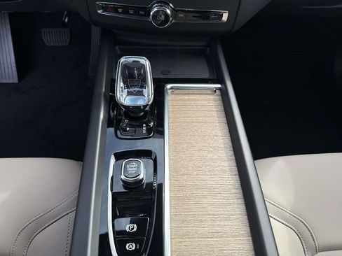 New 2026 Volvo XC60 B5 Plus w/ Protection Package Premier image 28