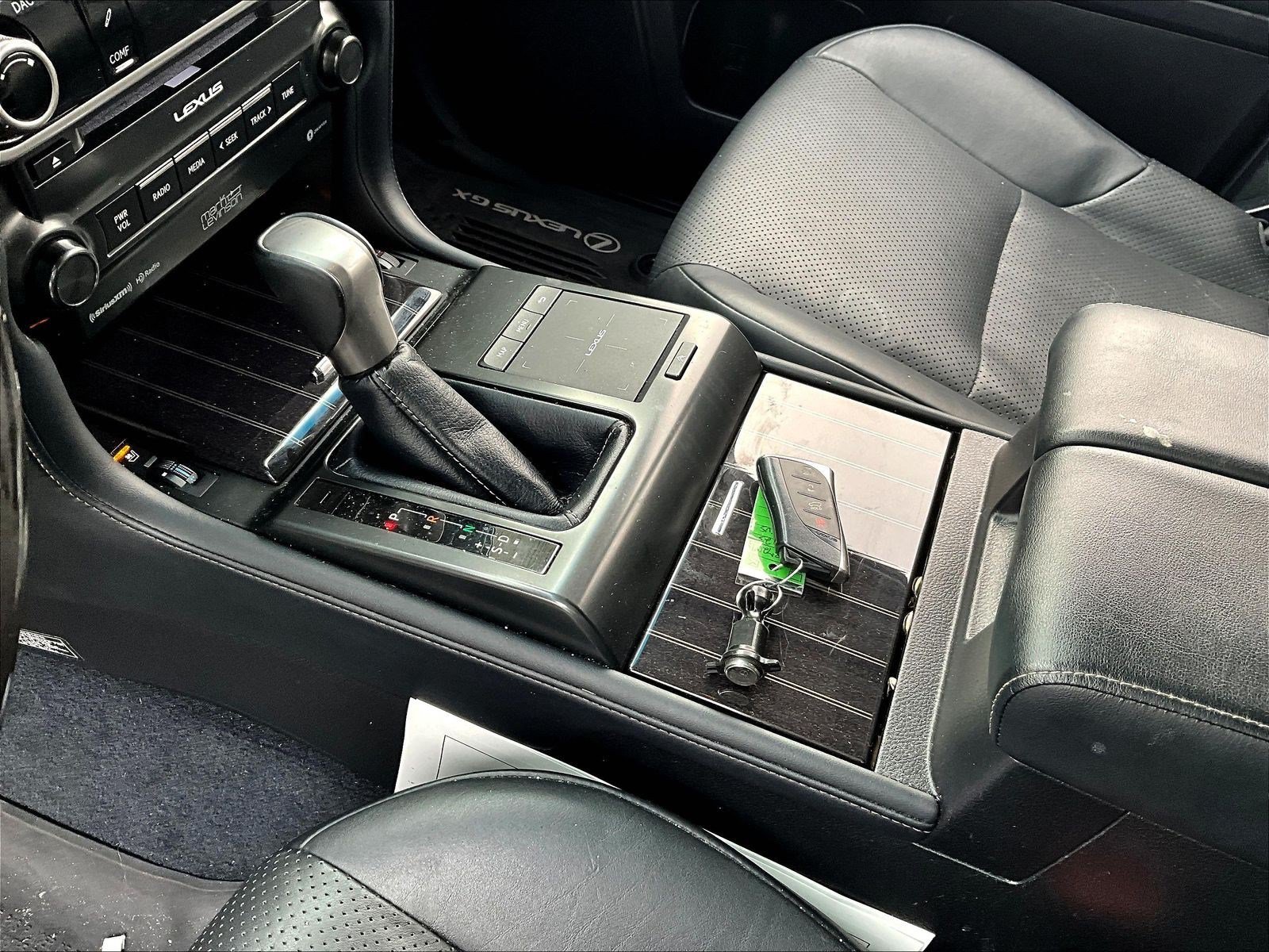 Used 2023 Lexus GX 460 Luxury w/ Sport Design Package AWD/4WD image 17