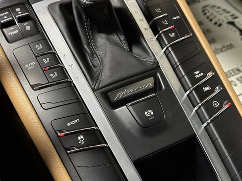 Used 2017 Porsche Macan image 47