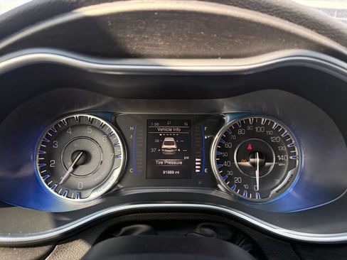 Used 2016 Chrysler 200 Limited image 17