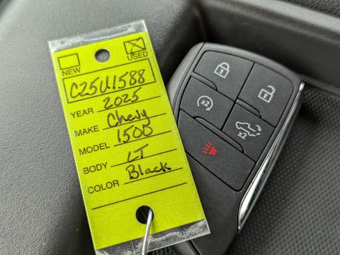 Certified 2025 Chevrolet Silverado 1500 LT AWD/4WD image 20
