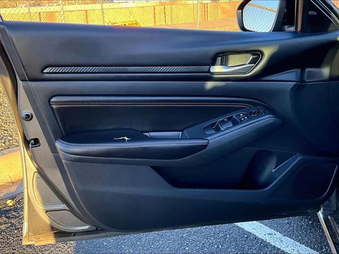 Used 2022 Nissan Altima 2.0 SR image 18