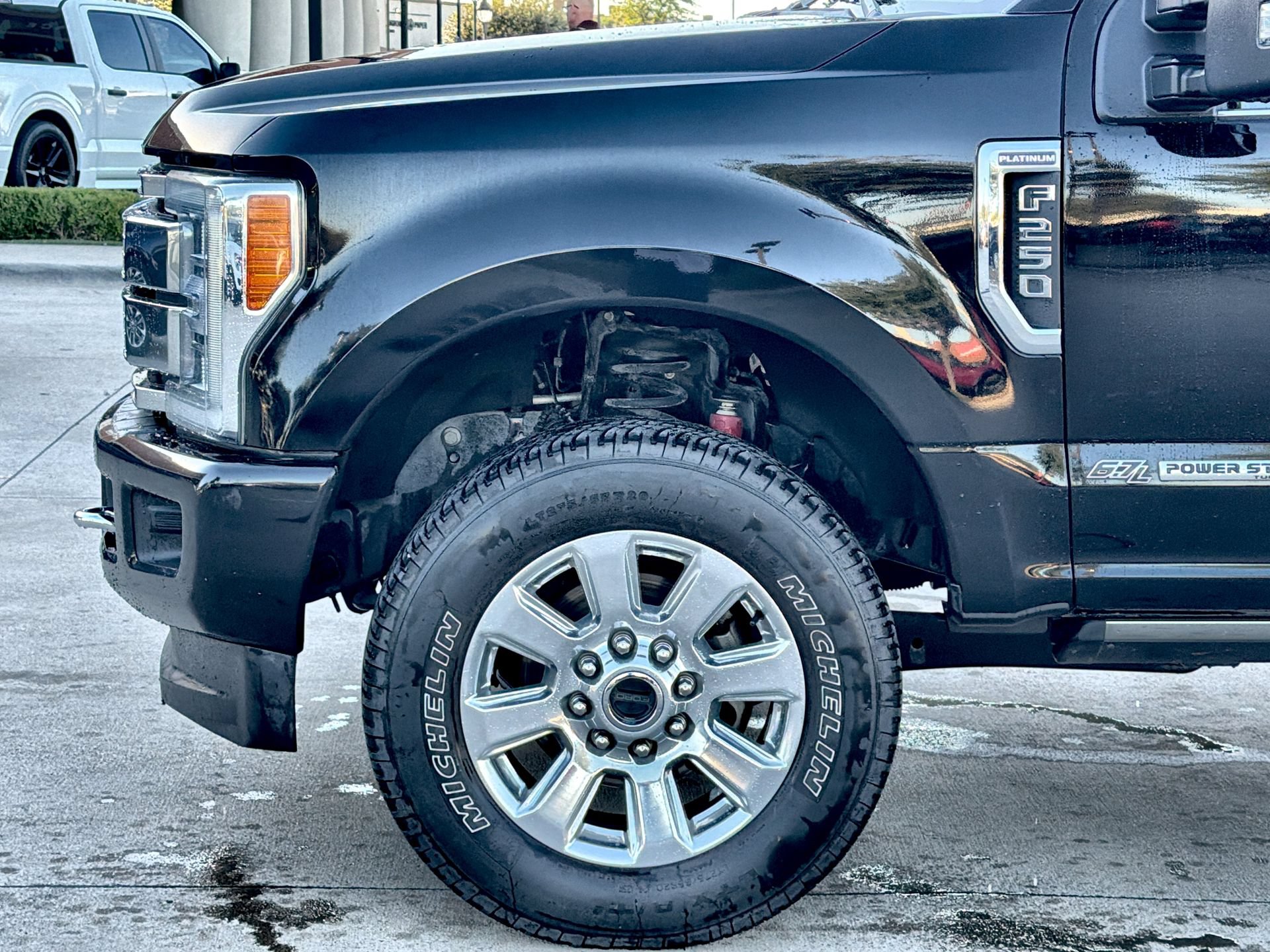Certified 2017 Ford F250 Platinum w/ FX4 Off-Road Package AWD/4WD image 10