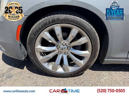 Used 2019 Chrysler 300 Limited w/ Safetytec Plus Group RWD image 5