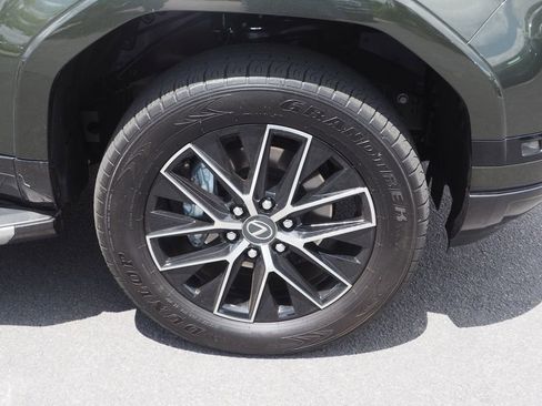 Used 2025 Lexus GX 550 w/ Cold Area Package AWD/4WD image 10