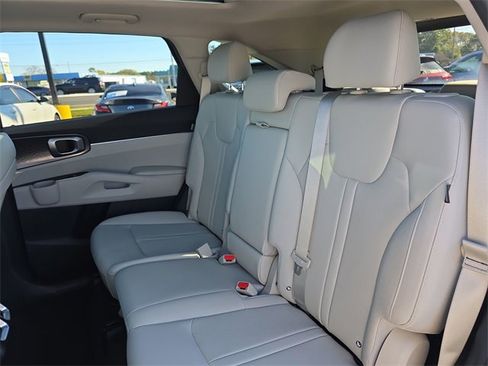 Certified 2024 Kia Sorento S w/ Panoramic Sunroof Package image 19