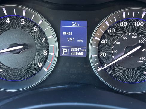 Used 2016 INFINITI Q70 3.7 w/ Sport Package image 23