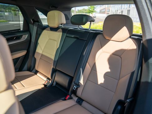 Certified 2026 Porsche Cayenne AWD/4WD image 23