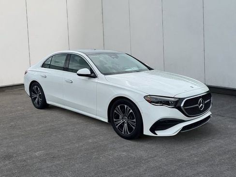 Used 2024 Mercedes-Benz E 350 4MATIC Sedan image 7