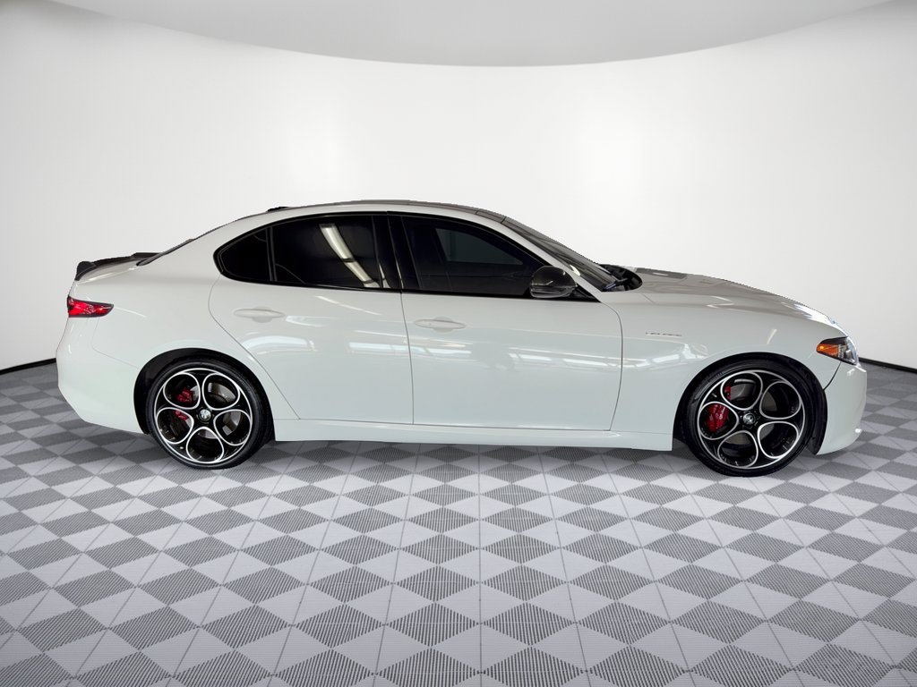 Used 2024 Alfa Romeo Giulia Veloce RWD image 8
