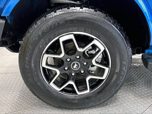 Used 2024 Ford Bronco Outer Banks AWD/4WD image 8