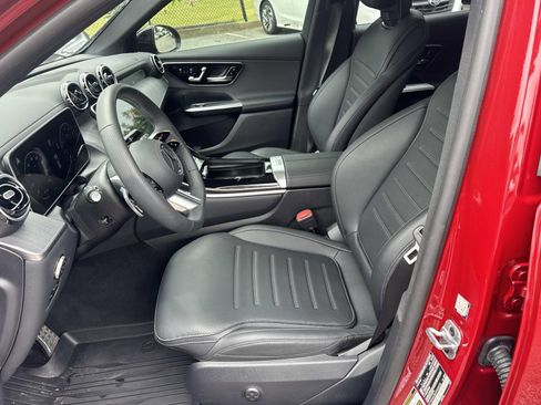 Used 2025 Mercedes-Benz GLC 300 image 9
