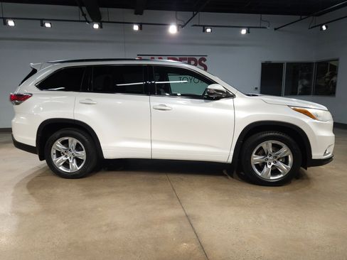 Used 2015 Toyota Highlander Limited FWD image 8
