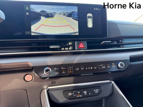 New 2026 Kia Carnival EX FWD image 17