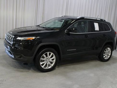 Used 2015 Jeep Cherokee Limited w/ Luxury Group AWD/4WD image 30