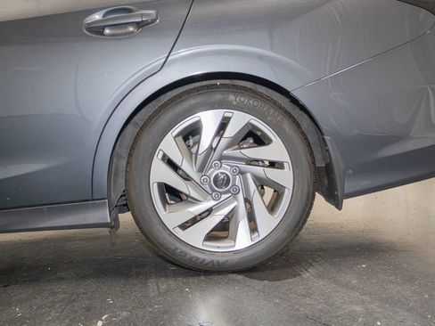 Used 2023 Subaru Legacy Limited AWD/4WD image 8