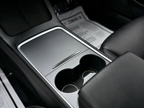 Used 2022 Tesla Model 3 Standard Range image 23