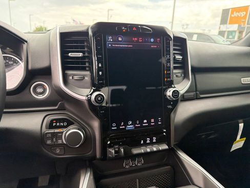 New 2026 RAM 1500 4x4 Crew Cab image 22