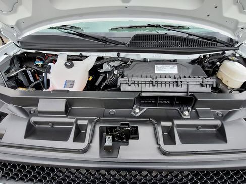 New 2025 Chevrolet Express 2500 Work Van w/ Driver Convenience Package image 18