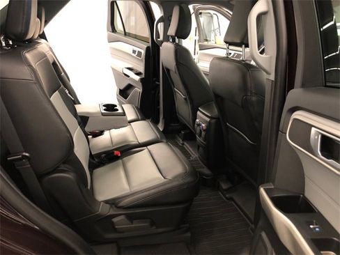 Used 2022 Ford Explorer XLT w/ Equipment Group 202A image 32