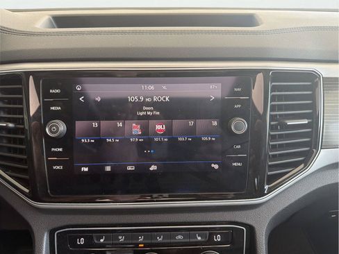 Used 2019 Volkswagen Atlas SEL R-Line FWD image 23