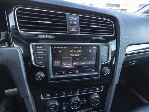 Used 2017 Volkswagen Golf SEL image 14