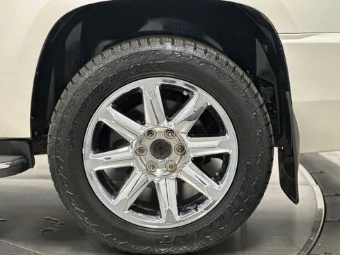 Used 2011 GMC Yukon XL Denali image 30