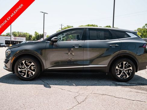 Used 2024 Kia Sportage EX FWD image 4
