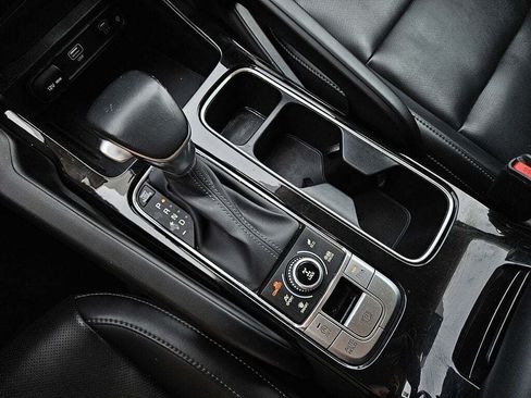 Used 2025 Kia Telluride S AWD/4WD image 17