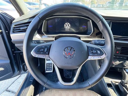 Used 2024 Volkswagen Jetta Sport image 11