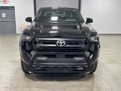 Used 2024 Toyota Tacoma SR5 image 9