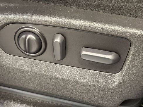 Used 2022 GMC Sierra 1500 AT4 w/ AT4 Premium Package AWD/4WD image 9