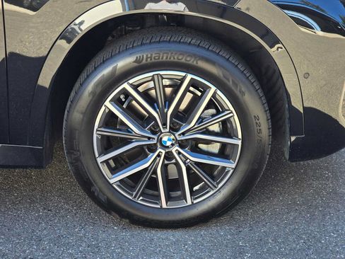Used 2025 BMW X1 xDrive28i w/ M Sport Package AWD/4WD image 9