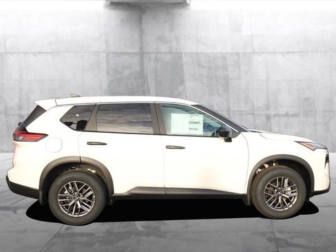 New 2026 Nissan Rogue S image 5
