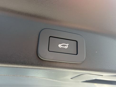 Used 2026 Jaguar F-PACE R-Dynamic S AWD/4WD image 35