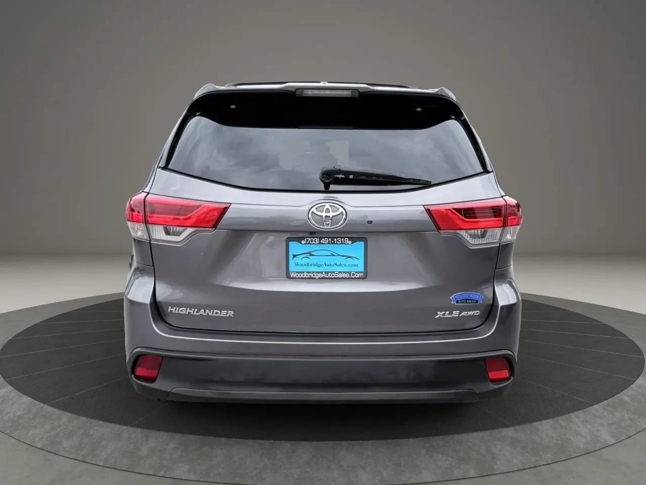 Used 2019 Toyota Highlander XLE AWD/4WD image 5