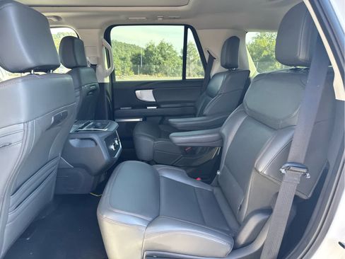 Certified 2025 Ford Expedition Active AWD/4WD image 10