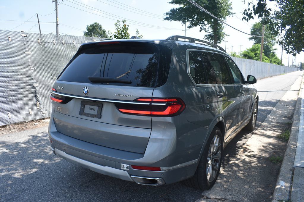 Used 2025 BMW X7 xDrive40i AWD/4WD image 6