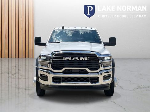 New 2025 RAM 4500 Tradesman w/ Chrome Appearance Group image 3