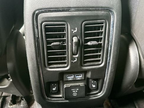 Used 2018 Jeep Grand Cherokee Limited image 26