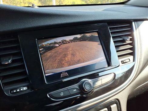 Used 2022 Buick Encore Preferred image 31