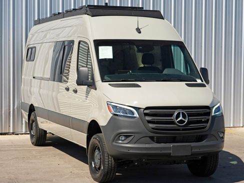 Used 2023 Mercedes-Benz Sprinter 2500 image 69