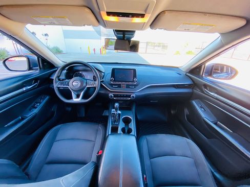 Used 2022 Nissan Altima 2.5 SV image 25