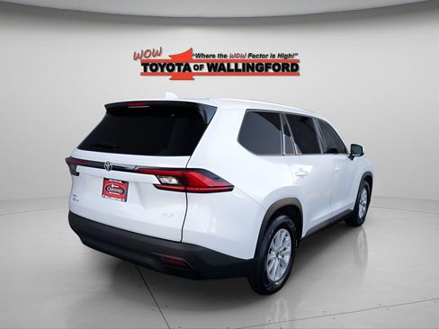 Certified 2024 Toyota Grand Highlander XLE image 12