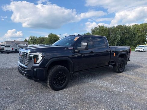 Used 2024 GMC Sierra 2500 Denali w/ Denali Reserve Package AWD/4WD image 2