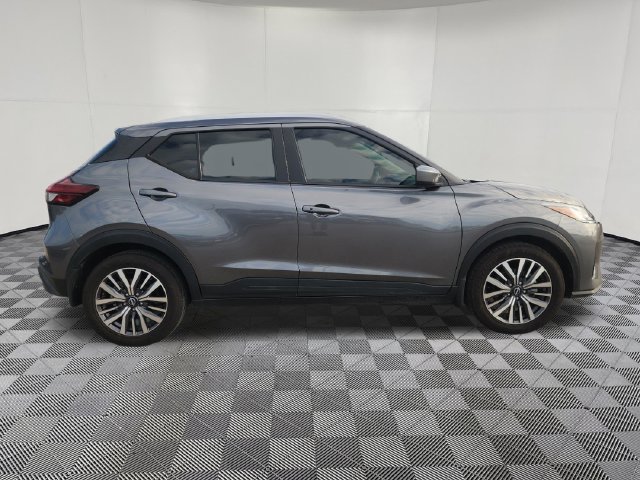 Used 2024 Nissan Kicks SV FWD image 4