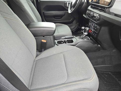 Used 2025 Jeep Wrangler Sport image 15
